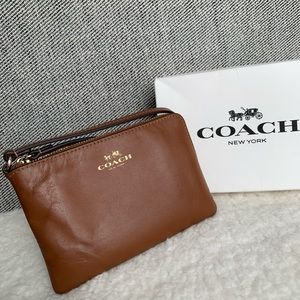 Coach Crossgrain Saddle Leather Wristlet Wallet